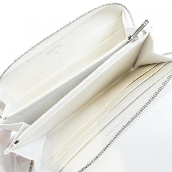 CHANEL Authentic White Wallet - Picture 5 of 6